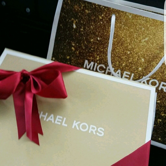 Profile Picture of Astrid Rivera (@astrid3115) on Poshmark