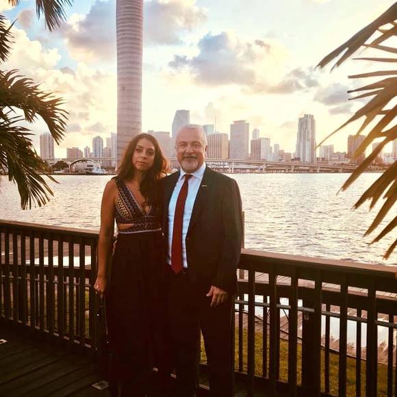 Profile Picture of Asli Akture (@asliakture) on Poshmark