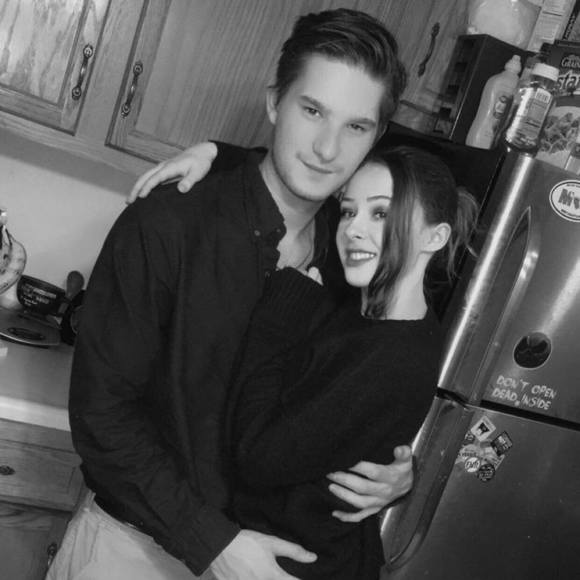 Profile Picture of Viktor Nolen (@vityanolen) on Poshmark