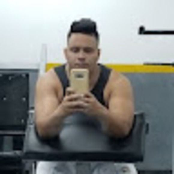 Profile Picture of Alejandro Naranjo (@ale23067296) on Poshmark