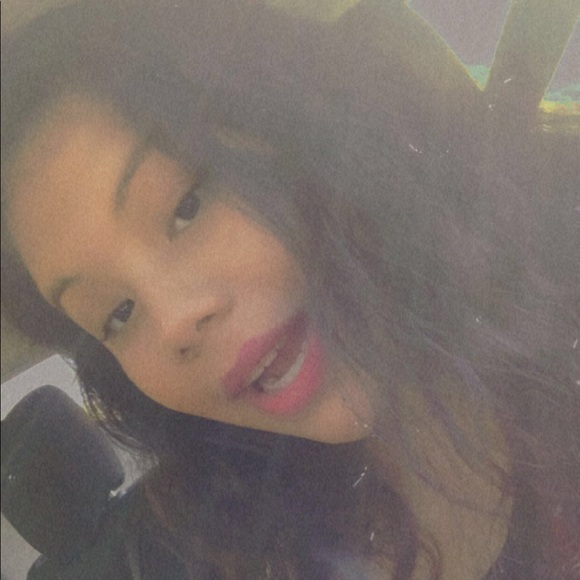Profile Picture of Daniela Camacho (@danielax1501) on Poshmark