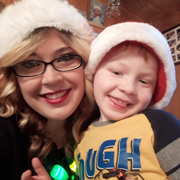 Profile Picture of Kenna Keeton (@kennakeeton) on Poshmark