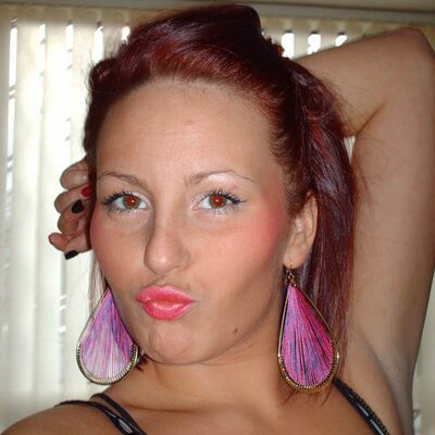 Profile Photo of Aimee Lee Croft (@aimeelee69) on Twitter