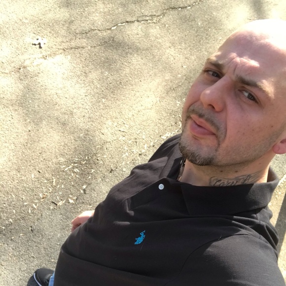 Profile Picture of Mark Dudden (@markdudden) on Poshmark