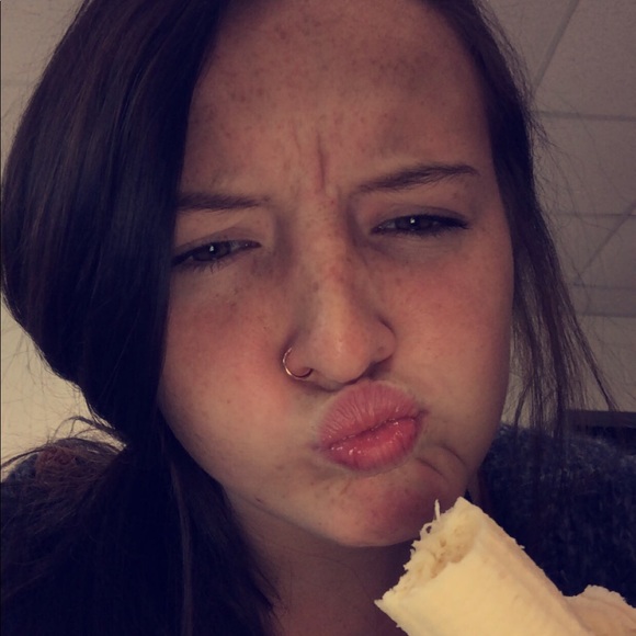 Kaitlyn Holt - Poshmark Profile Picture of Kaitlyn Holt (@katymholt) on Poshmark