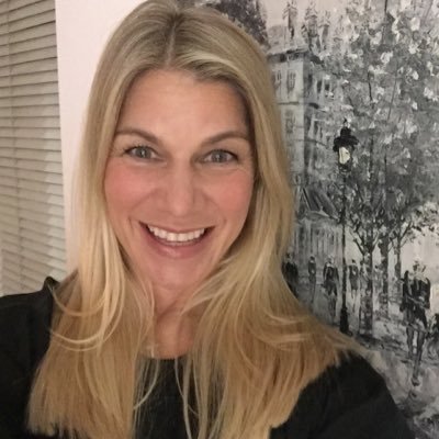 Profile Picture of Simone Barry (@SBarryElsmore) on Twitter