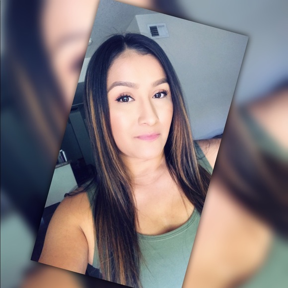 Profile Picture of Pauline Ramirez (@paulinejoanna) on Poshmark