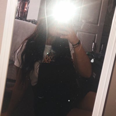 Profile Picture of Jen LaJeunesse (@Jennifer_LaJ5) on Twitter