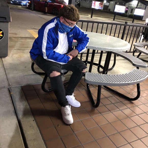 Profile Picture of Jonathan Colquitt (@htxjon_) on Poshmark