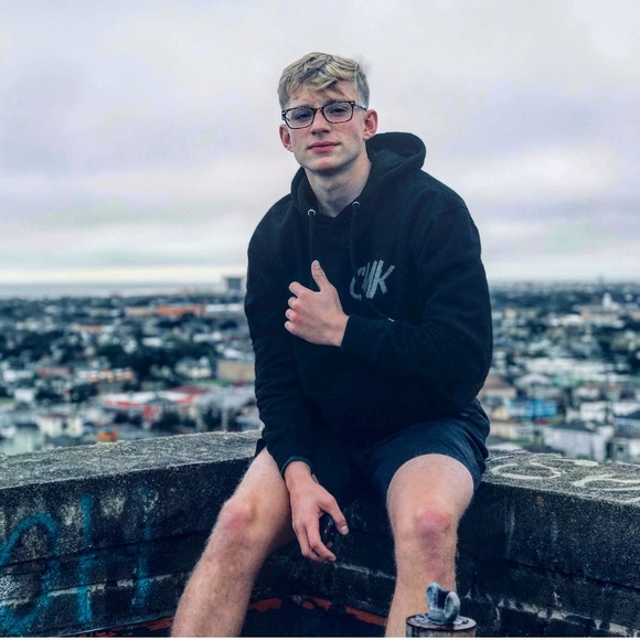 Profile Picture of Curtis Falkenburg (@c_falkenburg) on Poshmark