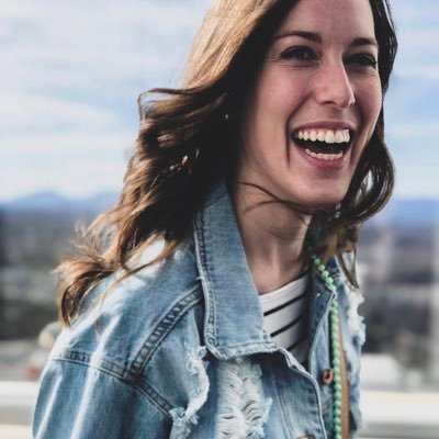 Profile Picture of Mandy Curtis (@mandaline34) on Twitter