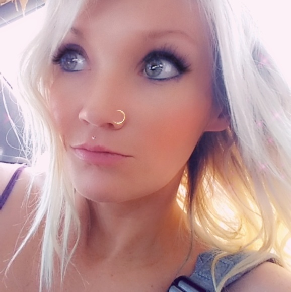 Profile Picture of Bubs Moms (@my2perfectboys) on Poshmark