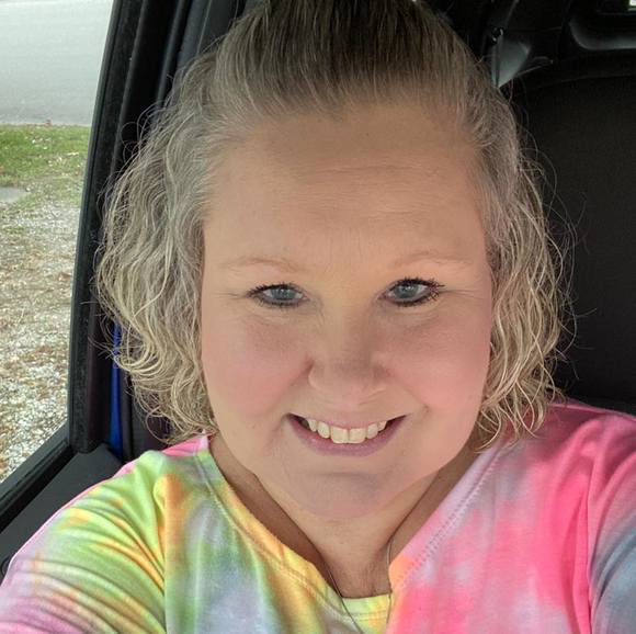 Profile Picture of Lenea Casteel andrews (@endodentalmom) on Poshmark