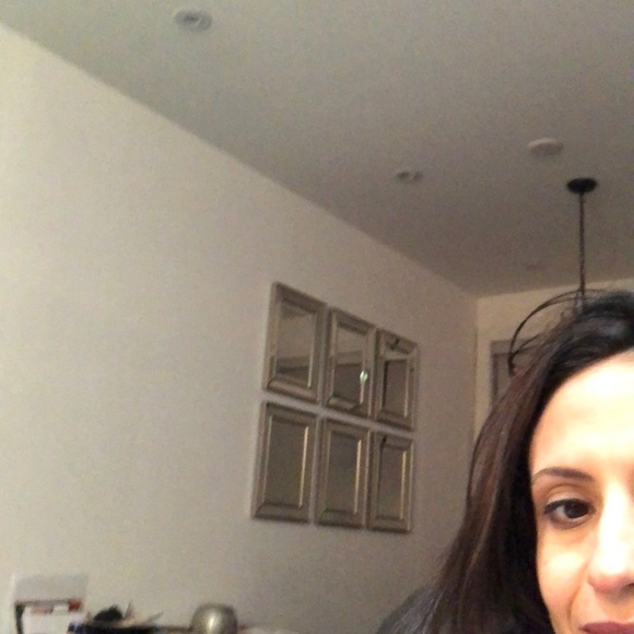 Profile Picture of Olfa Sassi (@olfasassi) on Poshmark