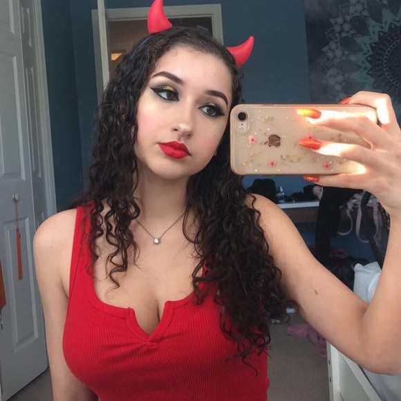 Profile Picture of Jessica Vitarelli (@jessie1465) on Poshmark