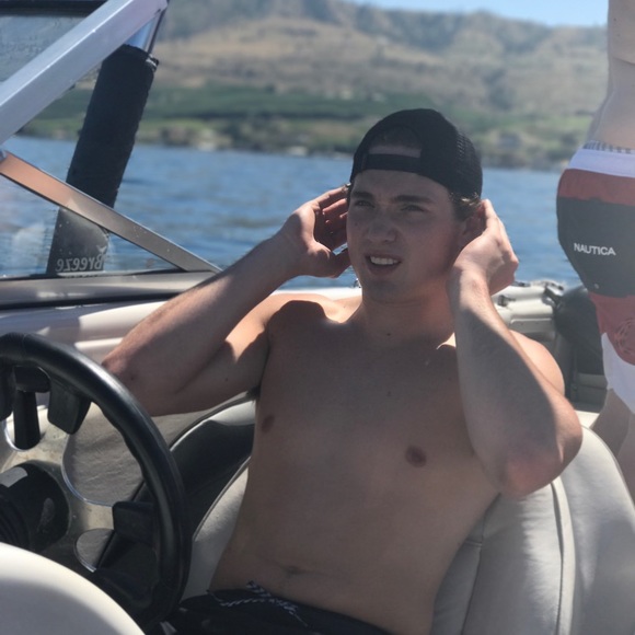 Profile Picture of Kyle Korte (@kylekorte) on Poshmark