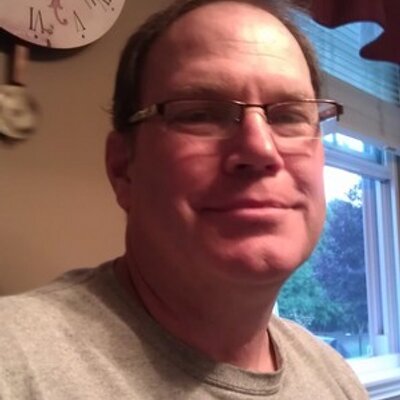 Profile Picture of Lee Pinardo (@Nick72008) on Twitter