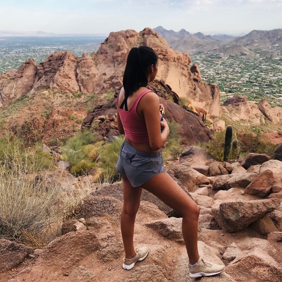 Profile Picture of Tia Danforth (@tiadanforth) on Poshmark