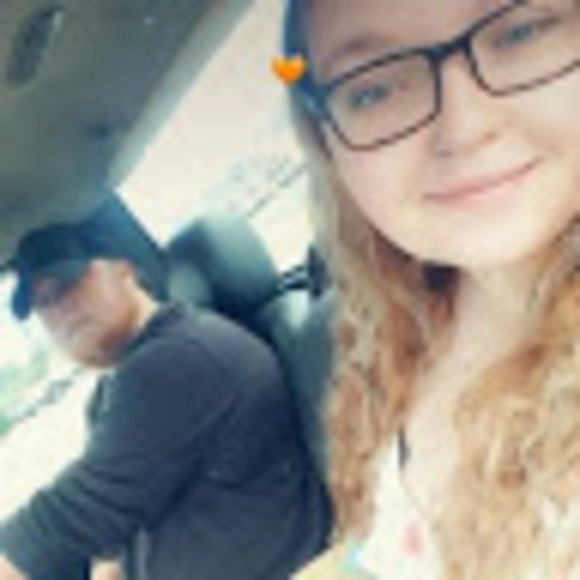 Profile Picture of Jessica Winchell (@j_winch41) on Poshmark