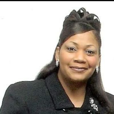 Profile Picture of Tina Rountree (@Tinaroun1) on Twitter