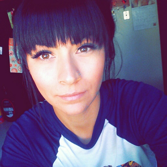 Profile Picture of Moranda Vasquez (@mirandatristan) on Poshmark