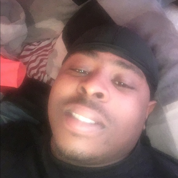 Profile Picture of Derrick Allen (@derrickallen585) on Poshmark