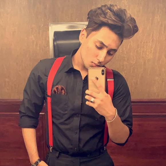 Gohar Chohan - Poshmark Profile Picture of Gohar Chohan (@goharchohan30) on Poshmark