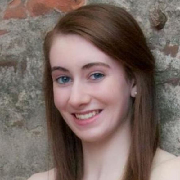 Profile Picture of Amalia Introna (@amaliai) on Poshmark