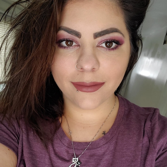 Profile Picture of Robyn Lindekamp (@robynlindekamp) on Poshmark