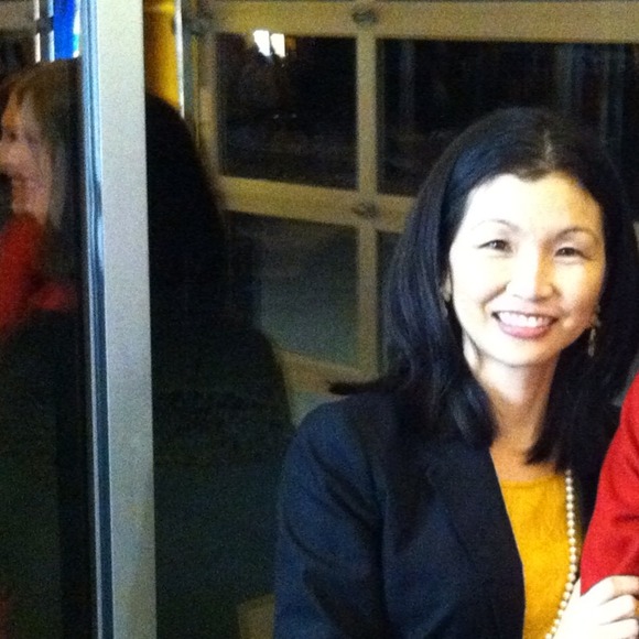 Profile Picture of Connie Ward (@conward) on Poshmark