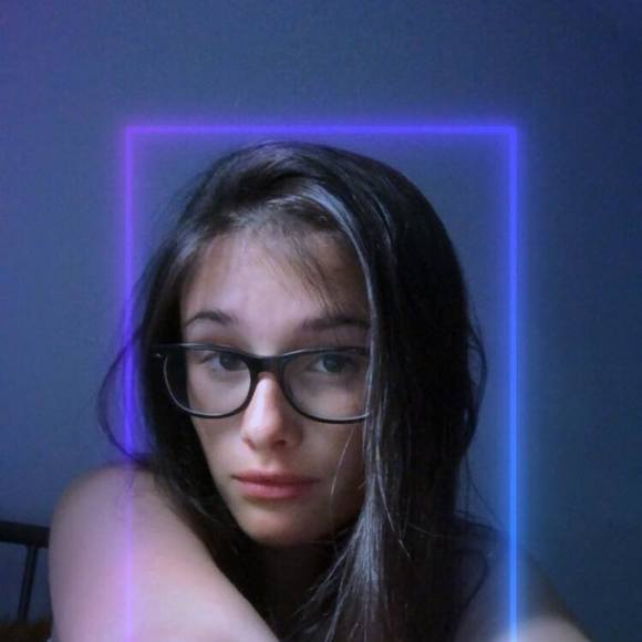 Profile Picture of Katie Bobula (@katiebobula) on Poshmark