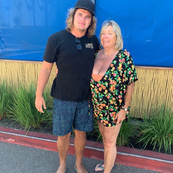 Profile Picture of Debra Long (@debralong1122) on Poshmark