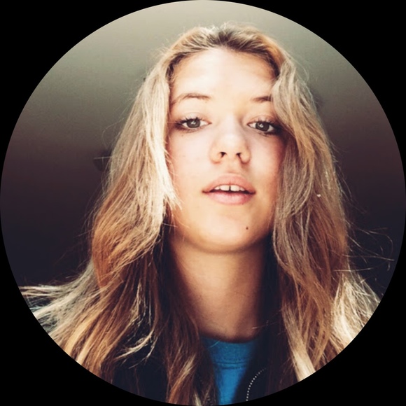 Profile Picture of Mae Dedloff (@missmaesie) on Poshmark