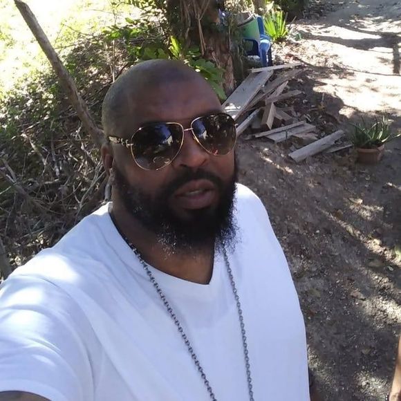 Profile Picture of Maurice Boyer (@mboyer10340) on Poshmark