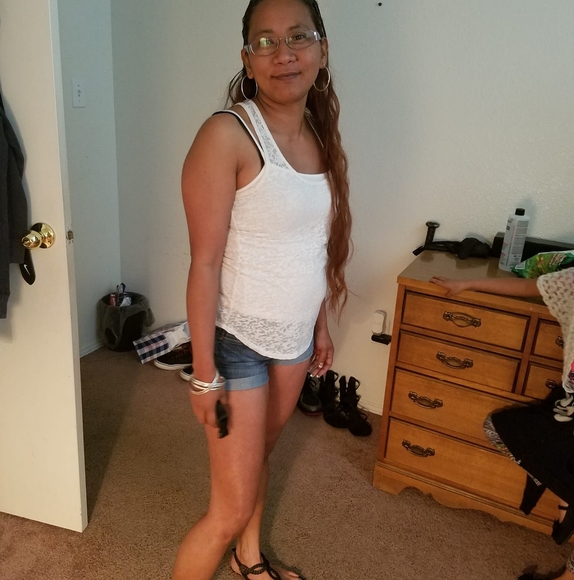 Profile Picture of Carmen Taisacan (@findmeanywhere) on Poshmark