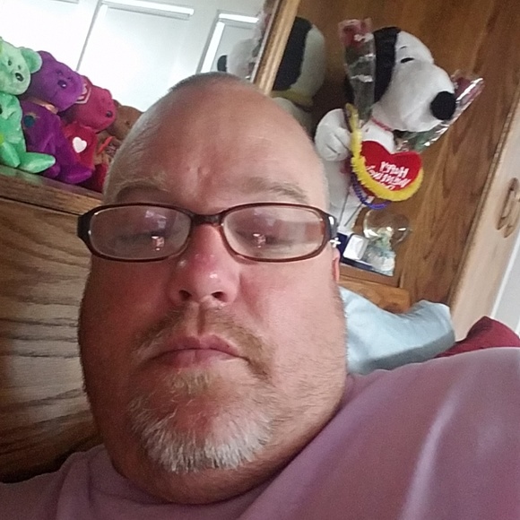 Profile Picture of Robert Frost (@robertlfrost74) on Poshmark