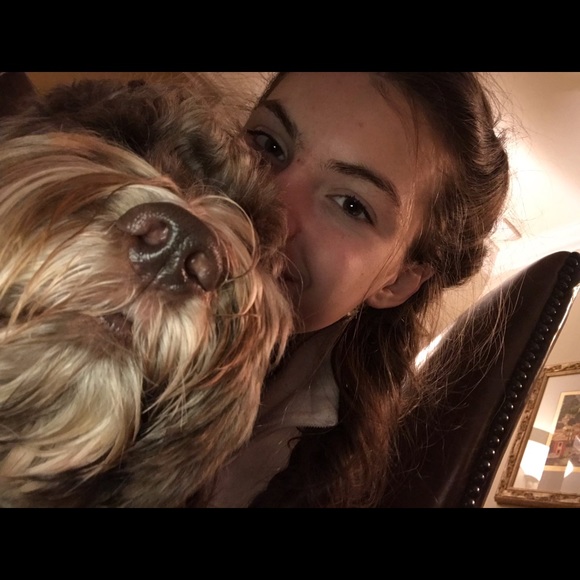 Profile Picture of Alana Makowski (@alanatheboss9) on Poshmark