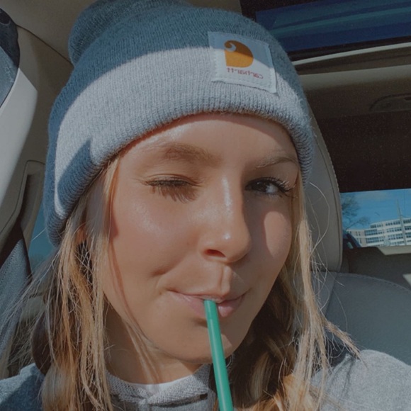 Profile Picture of Willa Murner (@willamurner) on Poshmark