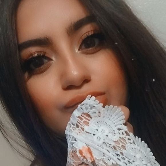 Profile Picture of Evelyn Vargas (@max2528) on Poshmark