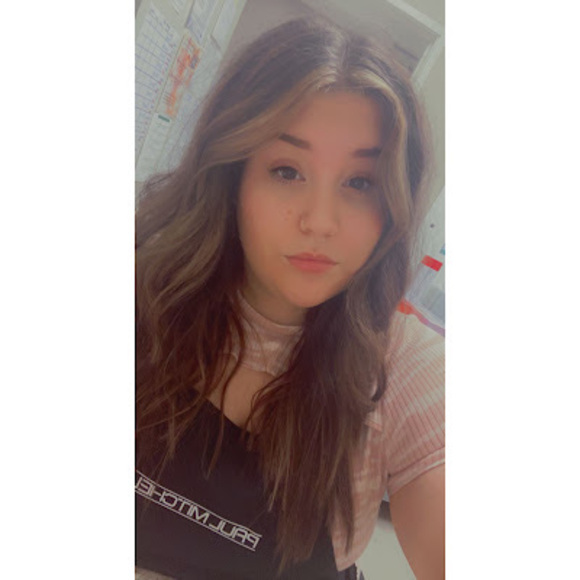 Profile Picture of Adreanna Heisel (@adreanna_heisel) on Poshmark