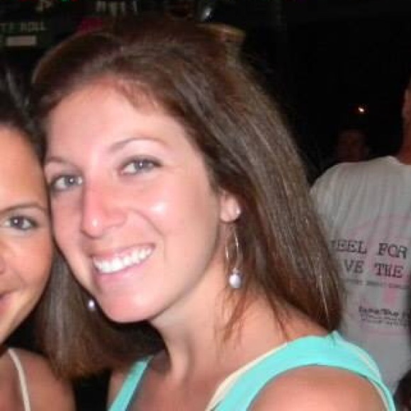 Profile Picture of Katelyn Berube (@kpberube) on Poshmark