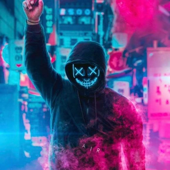 Profile Picture of Jonathan Williamson (@jonathanwill577) on Poshmark