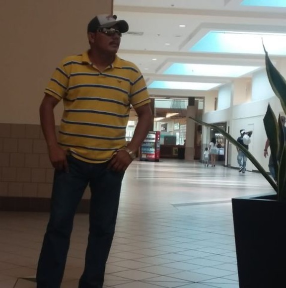 Profile Picture of Adán Oliva (@adanosorio194) on Poshmark