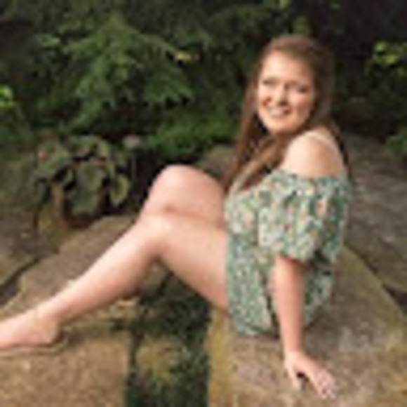Profile Picture of Alexa Boyd (@alexaboyd767) on Poshmark