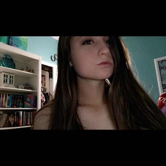 Profile Picture of Jaycie Cramer (@jaycielyne) on Poshmark