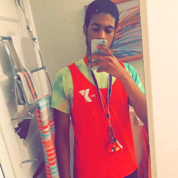 Profile Picture of Andre Willis (@dredre0828) on Poshmark