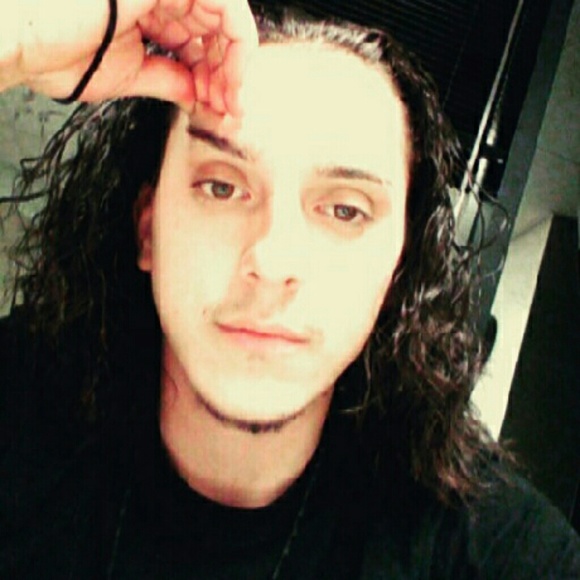 Profile Picture of Alexander Gomez (@alexg45) on Poshmark