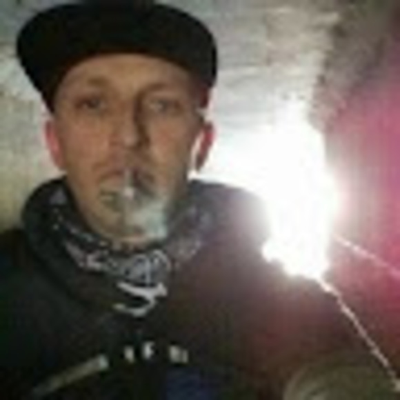 Profile Picture of Jeremy Neis (@jeremyneis) on Poshmark