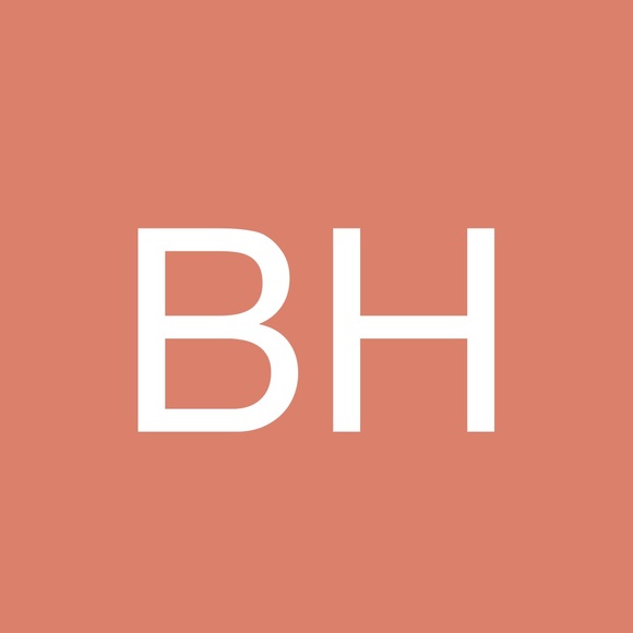 Profile Picture of Bri Horrell (@brinleyhorrell_) on Poshmark