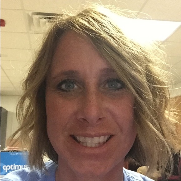 Profile Picture of Sandra Vermilyea (@mitch000246) on Poshmark